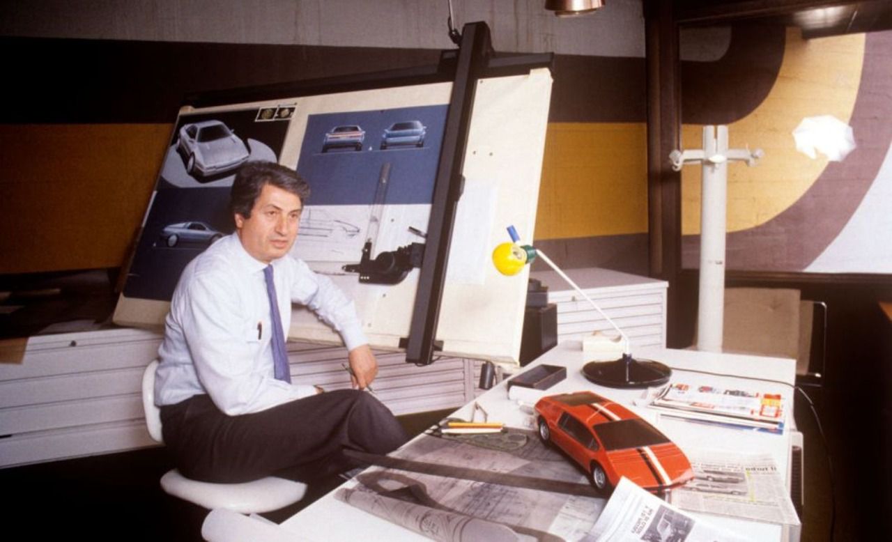 Oficina de Giugiaro en el estudio de diseño propio