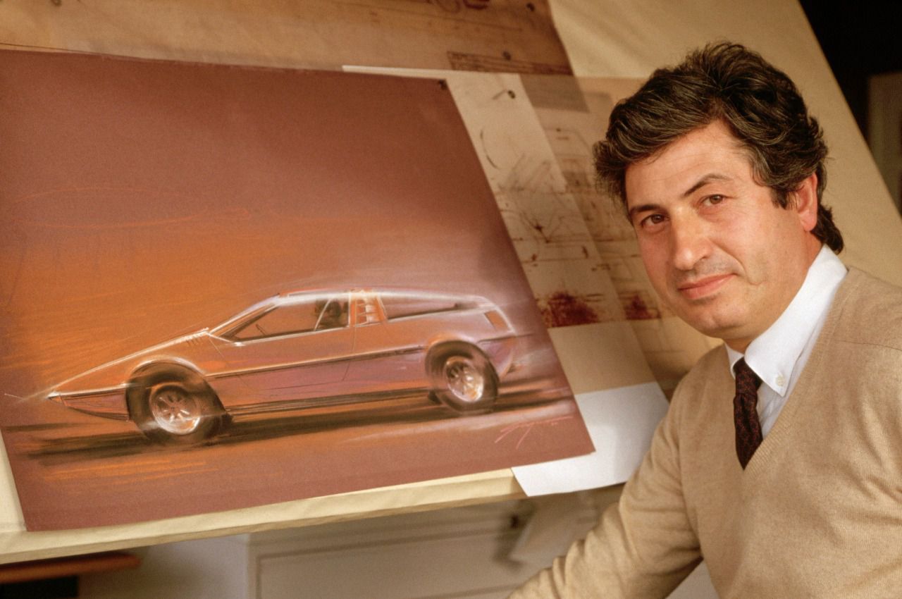 Giorgetto Giugiaro en el estudio de diseño de Bertone