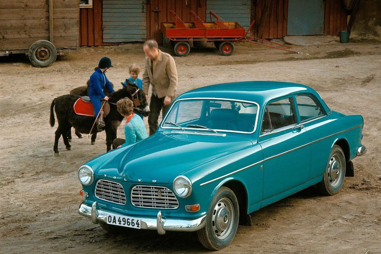 Volvo Amazon 122, el primer coche en portar cinturón de tres puntos