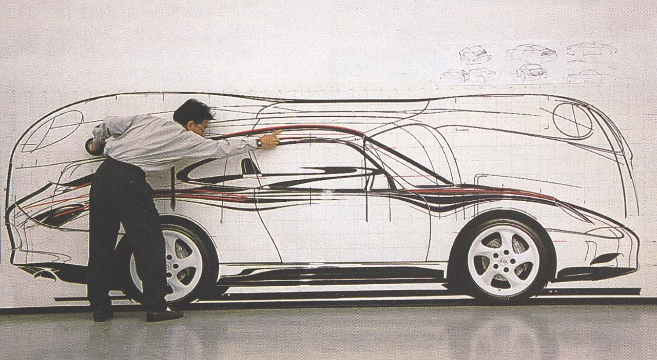 Pinky Lai definiendo las líneas definitivas de la silueta del modelo Porsche 911