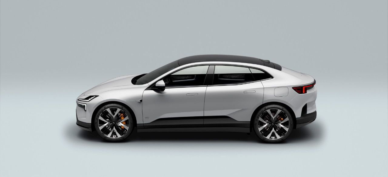 Lateral Polestar 4