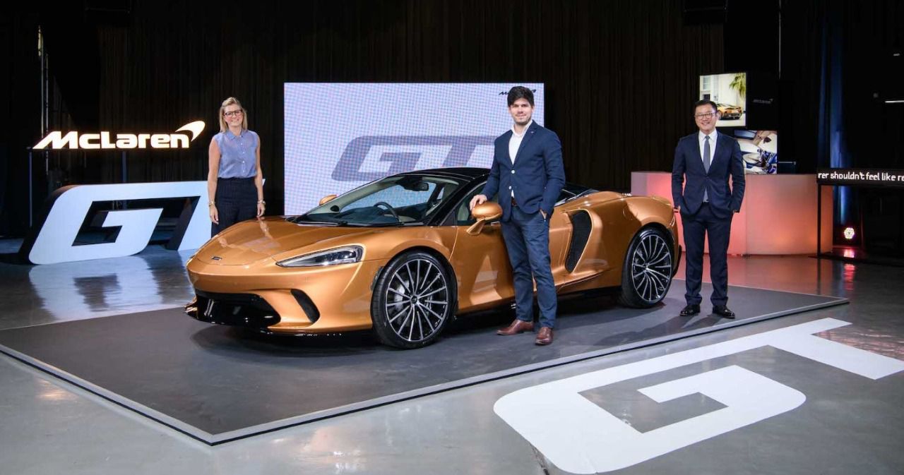 Esteban Palazzo presentando el nuevo modelo McLaren GT en Taiwán
