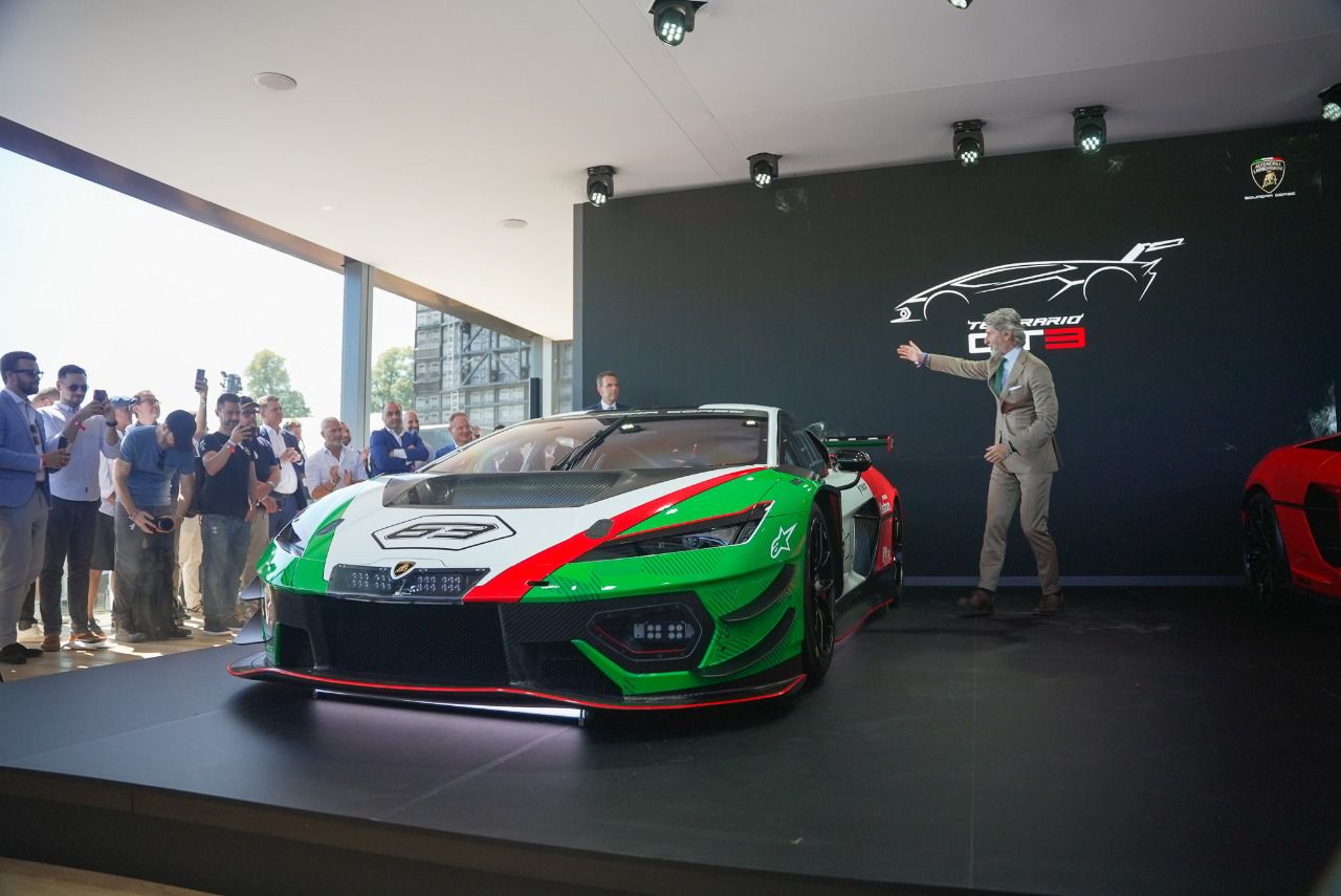 Stephan Winkelmann, CEO de Lamborghini junto con el Lamborghini Temerario GT3 (Autor: Alvaro Muro)
