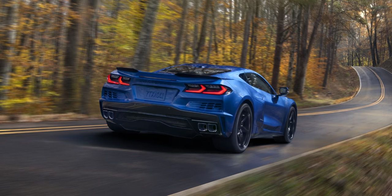 Combina el motor V8 con el sistema electrificado de última generación para un mayor desempeño