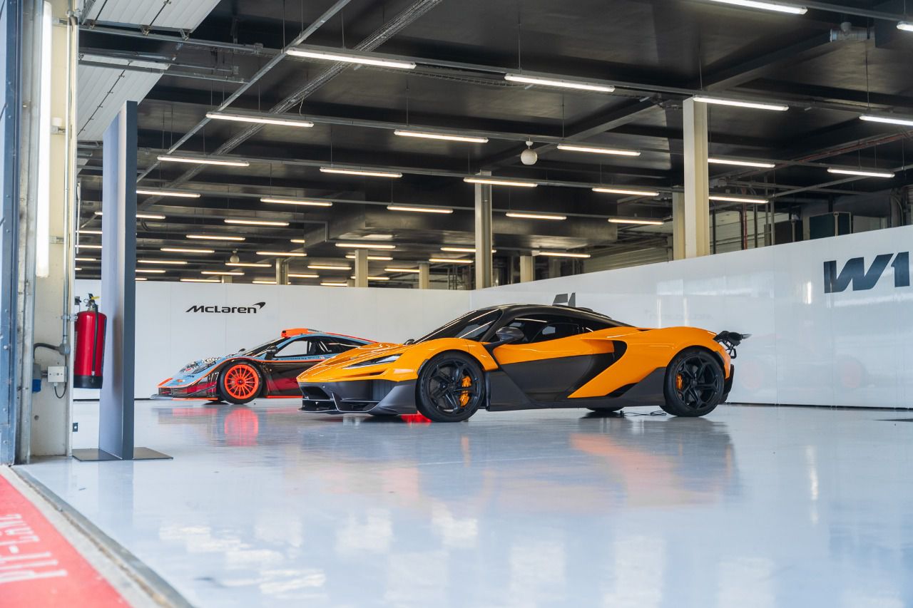 McLaren W1 en el circuito de Silverstone (Autor: Alvaro Muro)