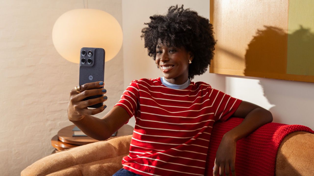 Motorola Moto g87