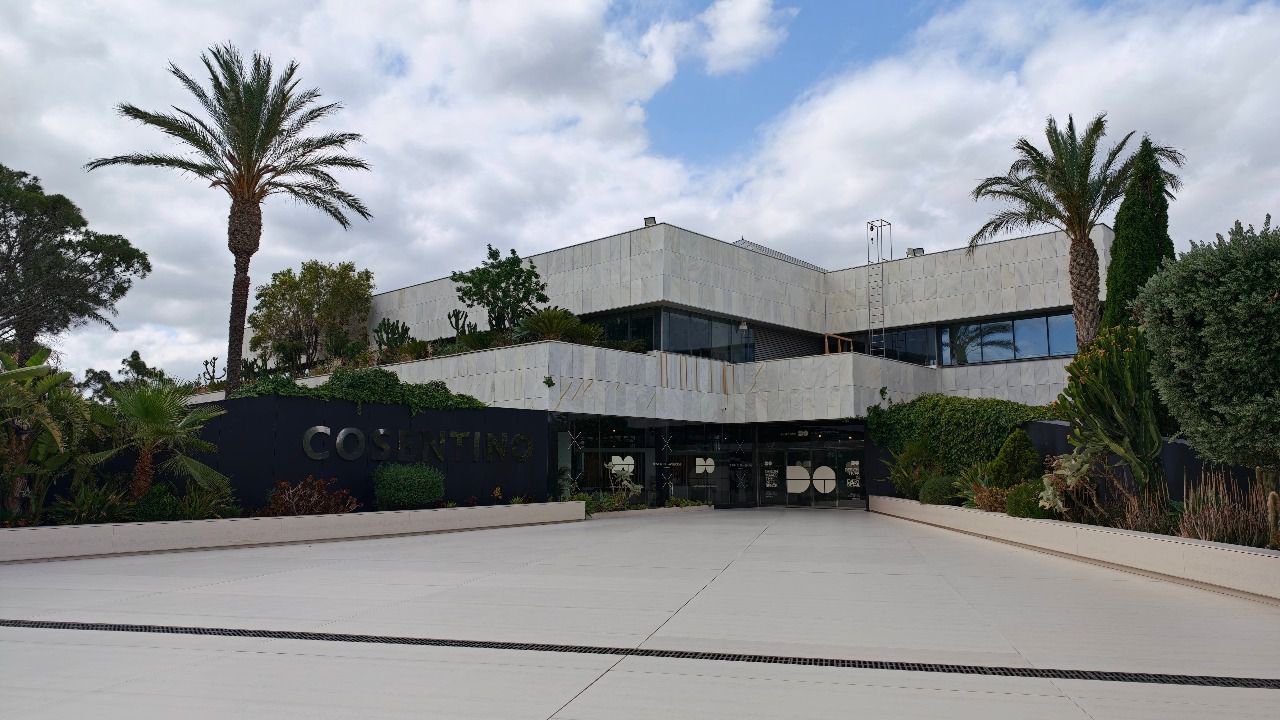 Edificio central de la sede de Cosentino